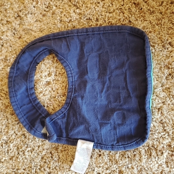 Carter's Bib - Picture 2 of 3
